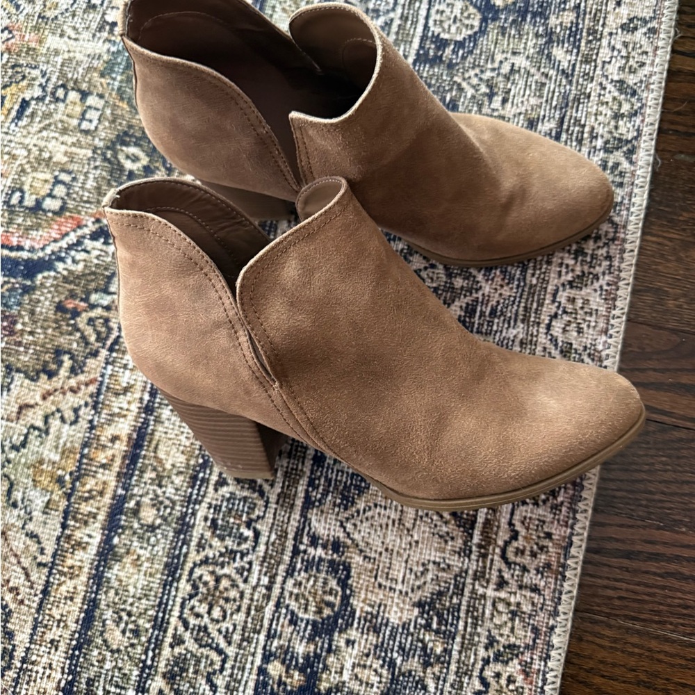 Women's Tan Ankle Boots